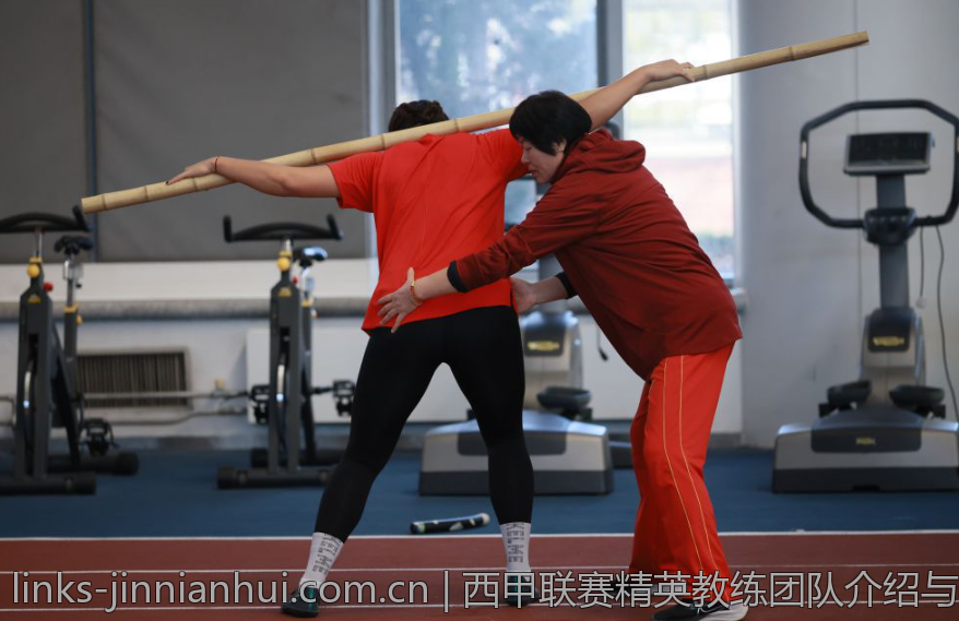 西甲联赛精英教练团队介绍与风格特色