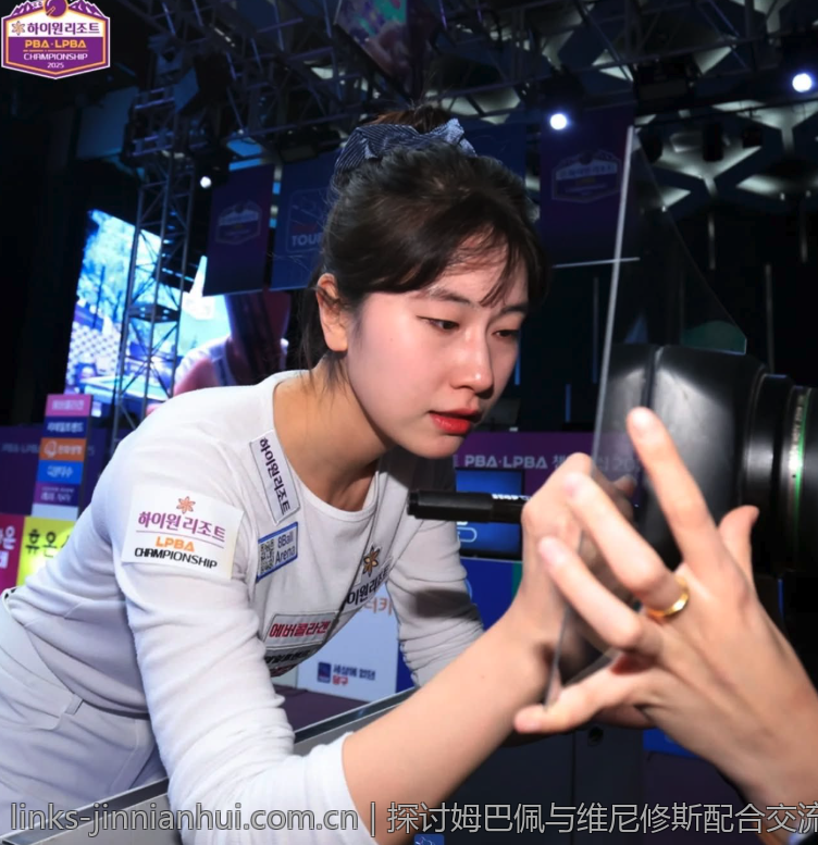 探讨姆巴佩与维尼修斯配合交流对球队战术的影响